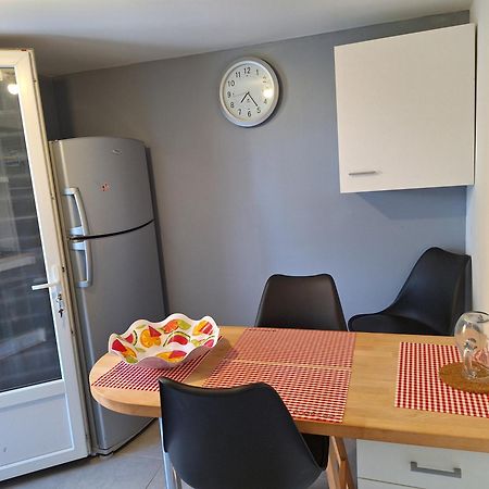 Agreable Studio Tout Equipe Montsoue Bagian luar foto